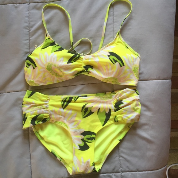 Aerie Swimsuit - Picture 1 of 6